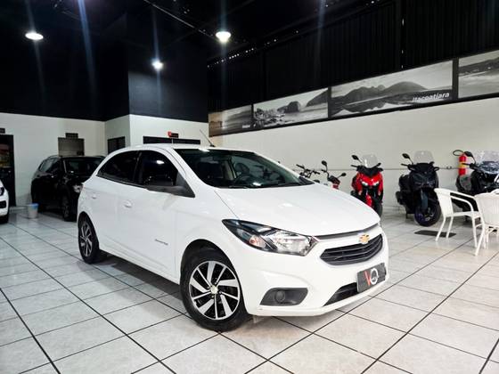 CHEVROLET ONIX 1.4 MPFI ADVANTAGE 8V FLEX 4P AUTOMÁTICO CHEVROLET ONIX 1.4 MPFI ADVANTAGE 8V FLEX 4P AUTOMÁTICO